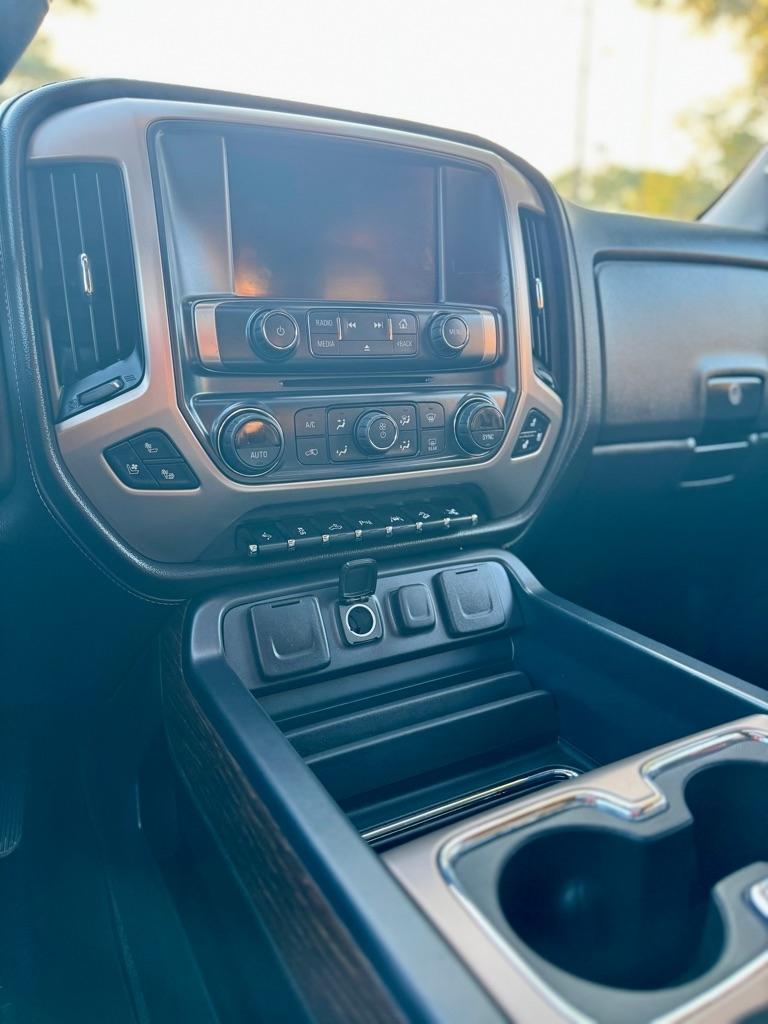 GMC Sierra 1500 4WD Crew Cab 143.5" Denali 2017