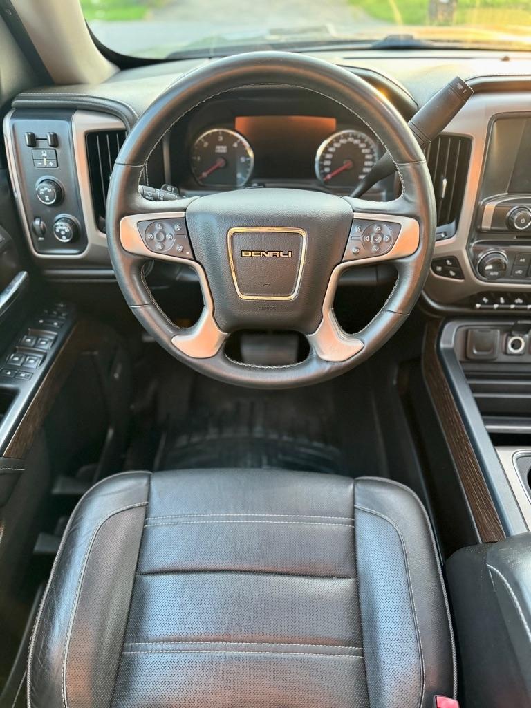 GMC Sierra 1500 4WD Crew Cab 143.5" Denali 2017