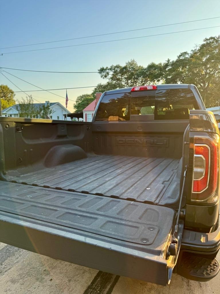 GMC Sierra 1500 4WD Crew Cab 143.5" Denali 2017