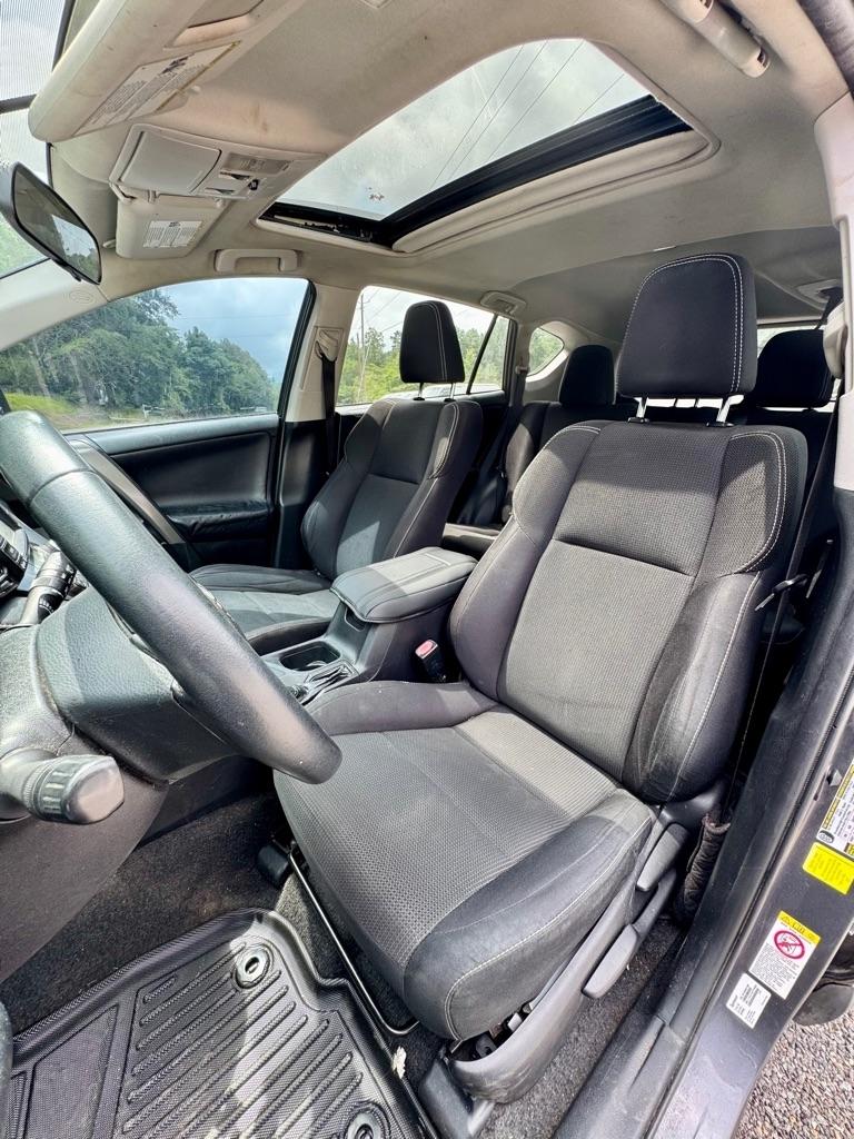 Toyota RAV4 FWD 4dr XLE (Natl) 2016