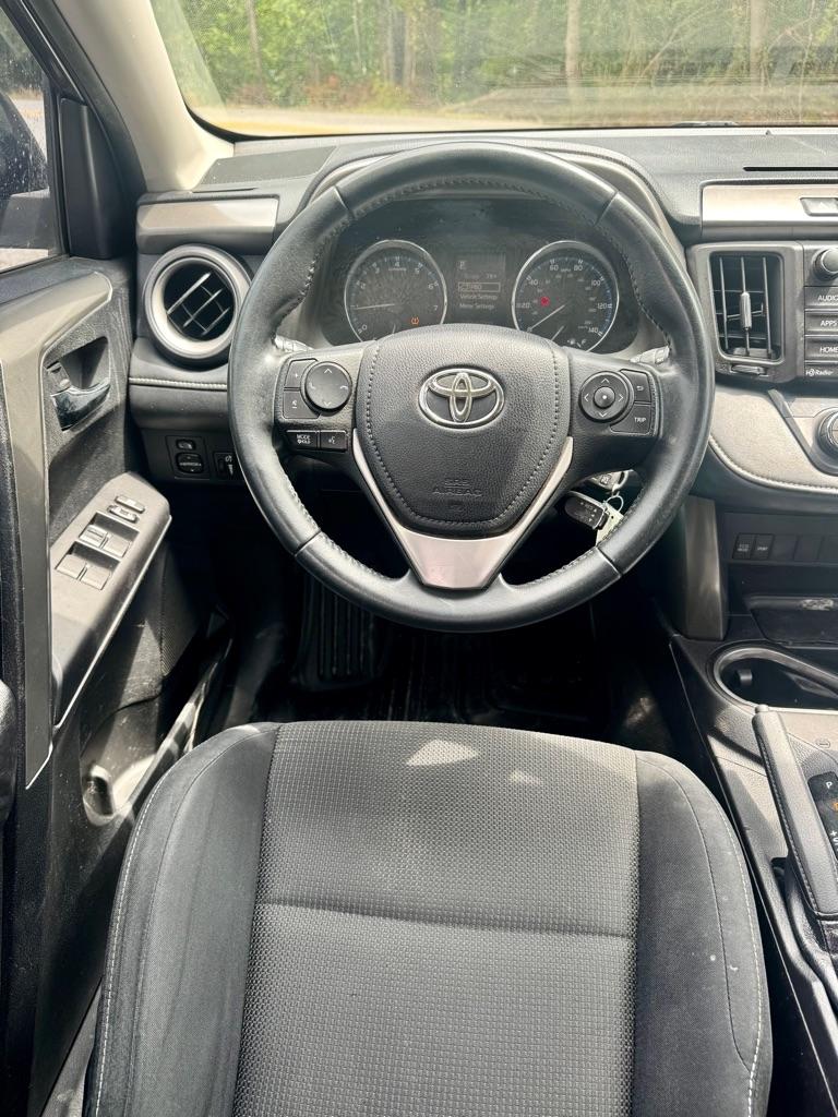 Toyota RAV4 FWD 4dr XLE (Natl) 2016