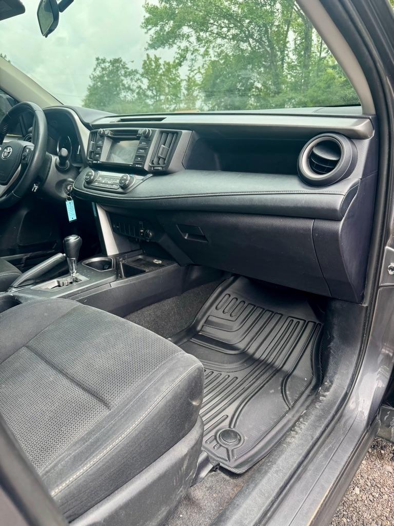 Toyota RAV4 FWD 4dr XLE (Natl) 2016