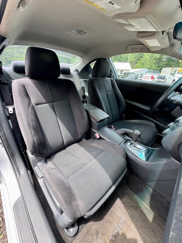 Nissan Altima 2dr Cpe I4 2.5 S 2013