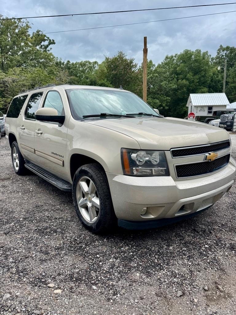 Chevrolet Suburban 4WD 4dr 1500 LT 2012