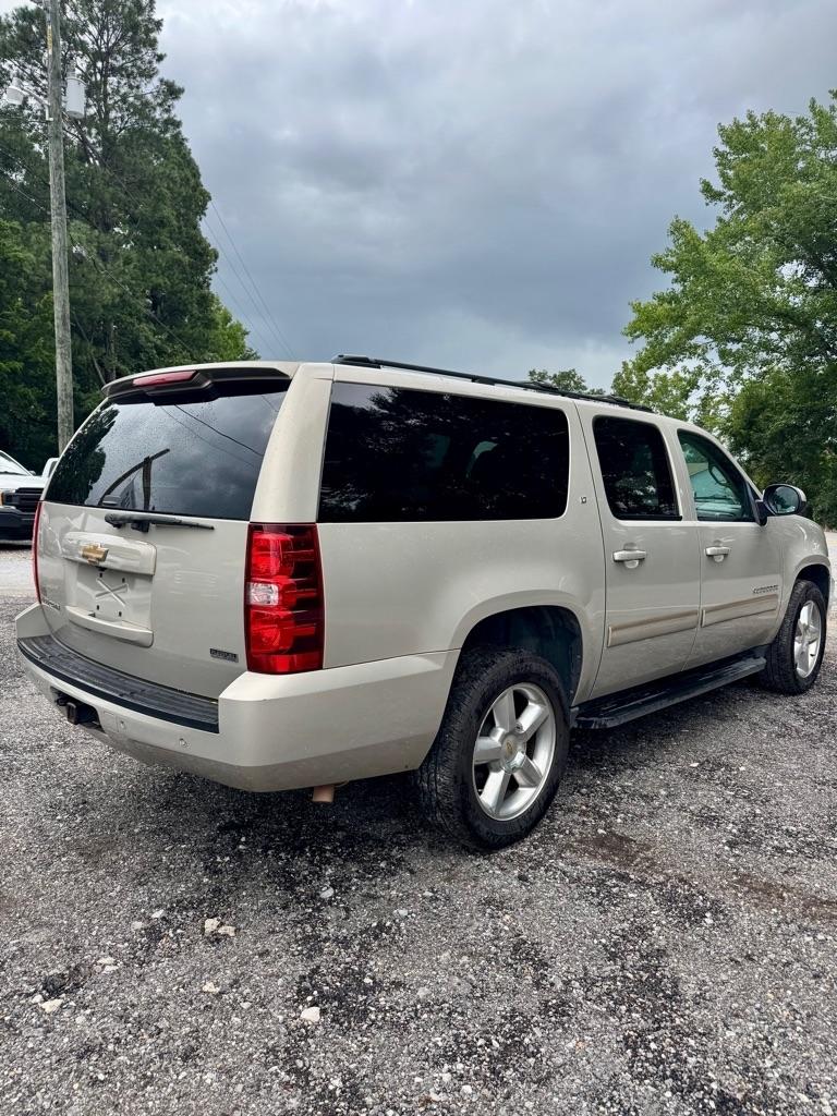Chevrolet Suburban 4WD 4dr 1500 LT 2012