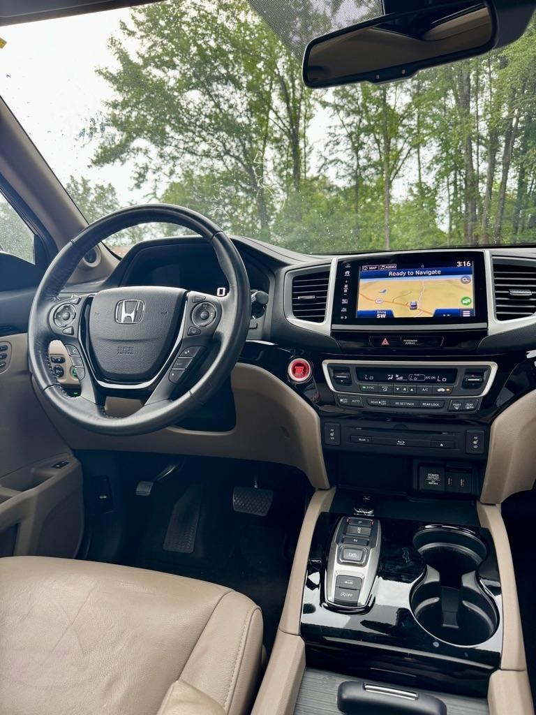 Honda Pilot Touring AWD 2017