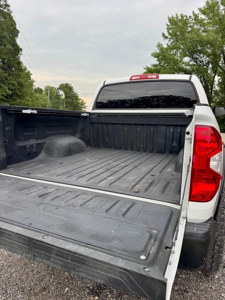 Toyota Tundra 4WD TRD Pro CrewMax 5.5' Bed 5.7L FFV (Natl) 2017