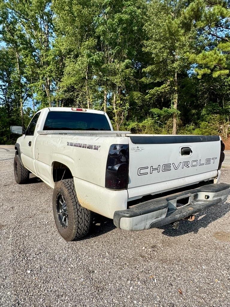 Chevrolet Silverado 2500HD Reg Cab 133" WB 2001