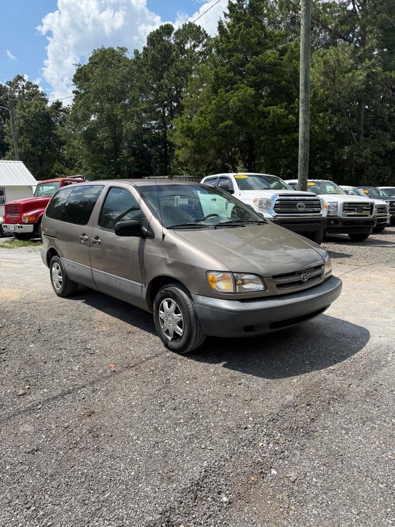 Toyota Sienna 5dr CE 1999