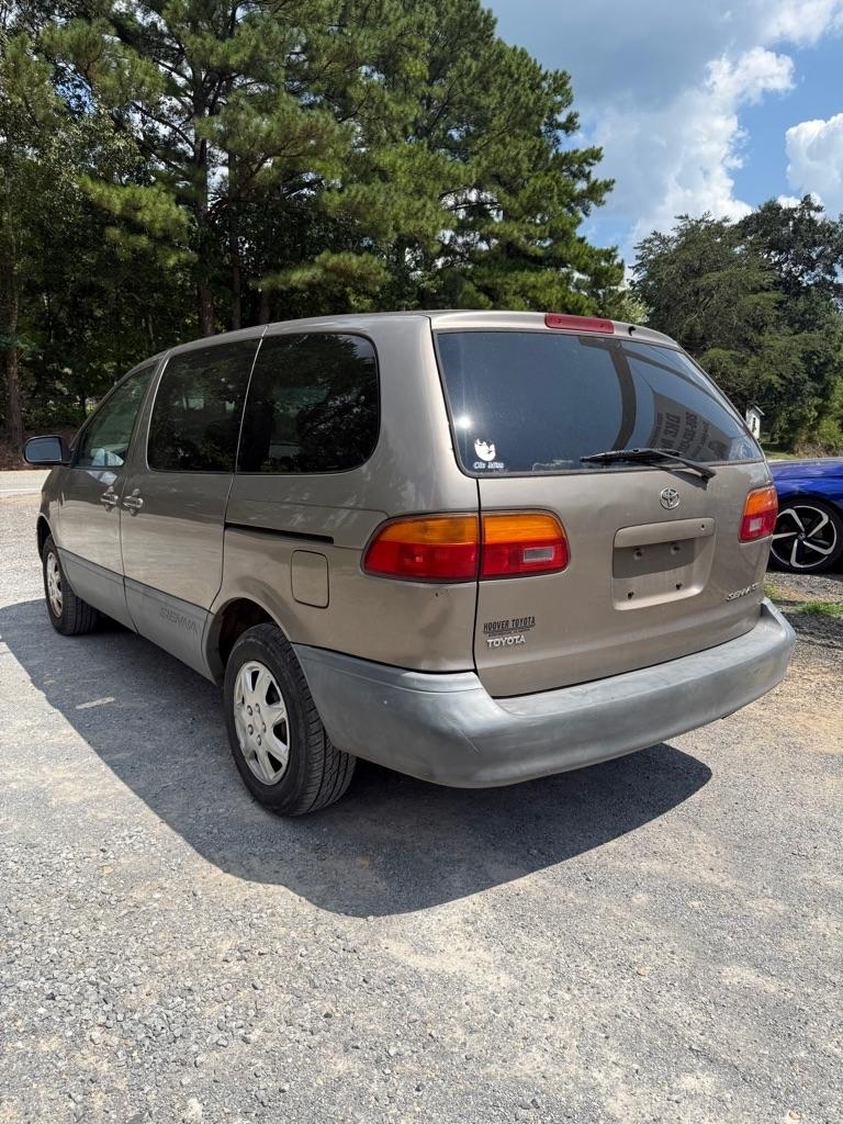 Toyota Sienna 5dr CE 1999
