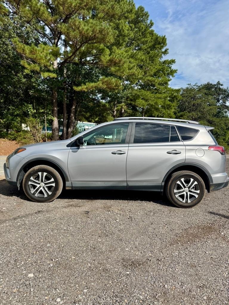 Toyota RAV4 FWD 4dr LE (Natl) 2016