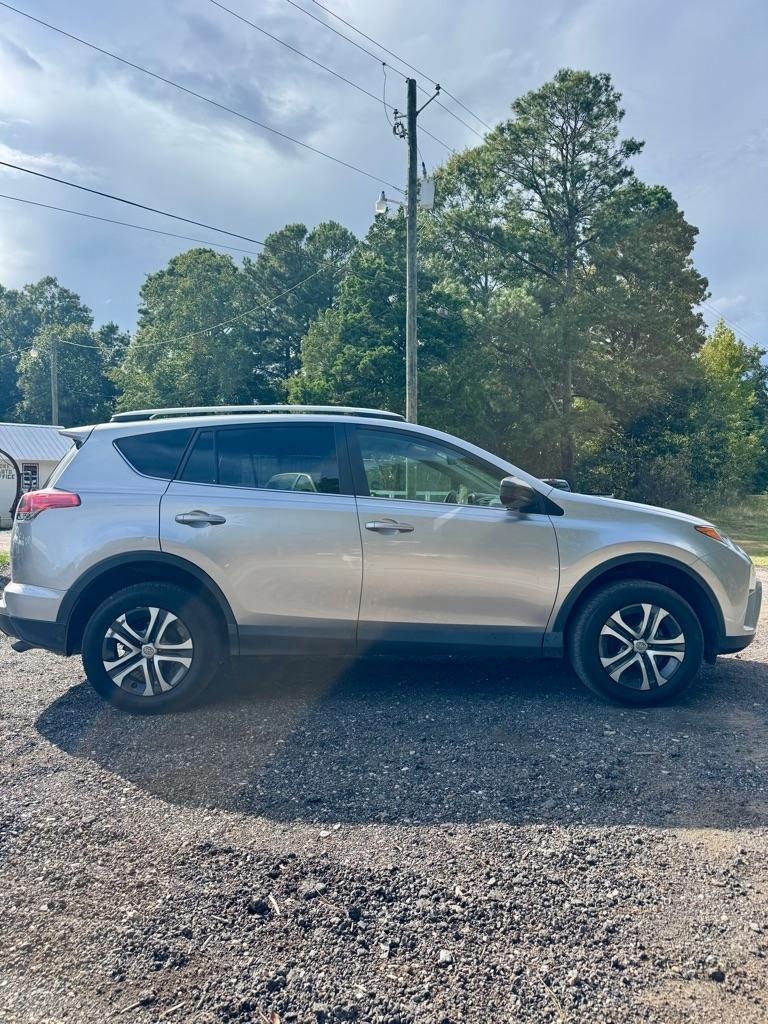 Toyota RAV4 FWD 4dr LE (Natl) 2016