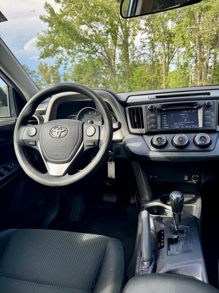 Toyota RAV4 FWD 4dr LE (Natl) 2016