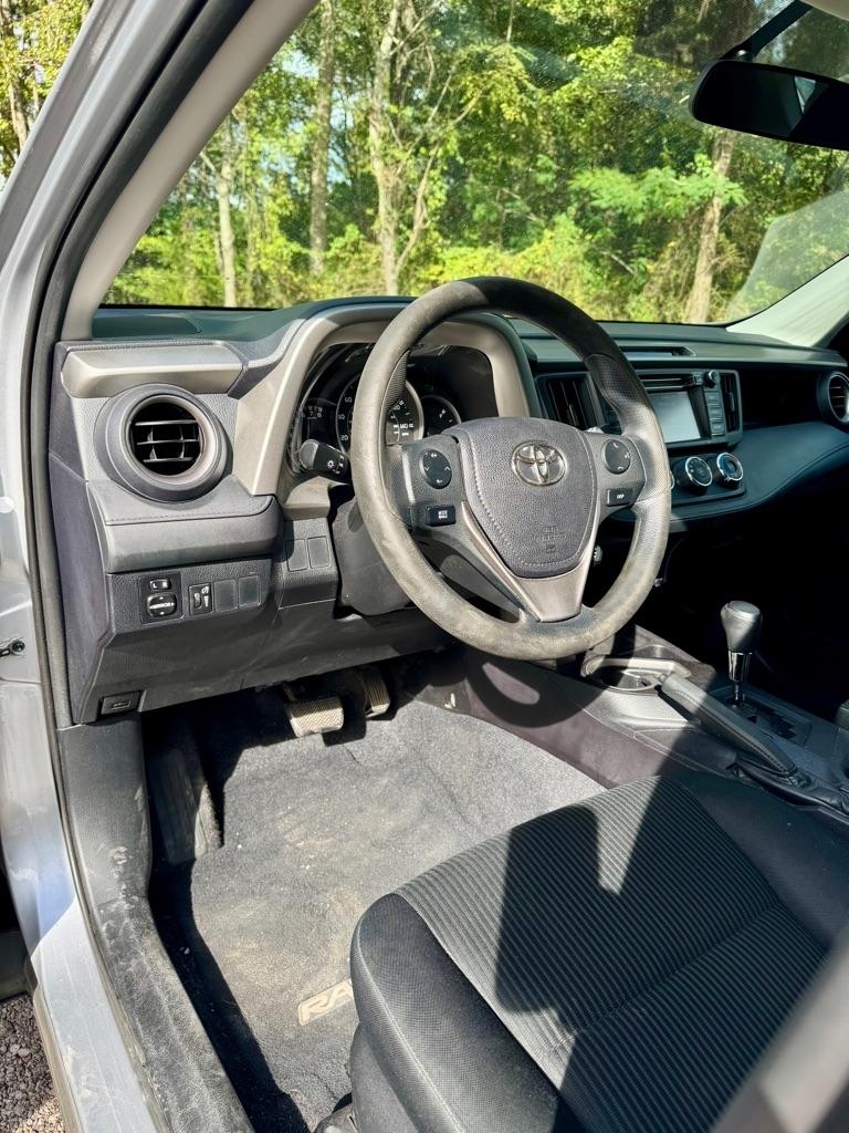 Toyota RAV4 FWD 4dr LE (Natl) 2016