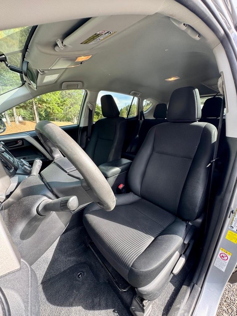 Toyota RAV4 FWD 4dr LE (Natl) 2016