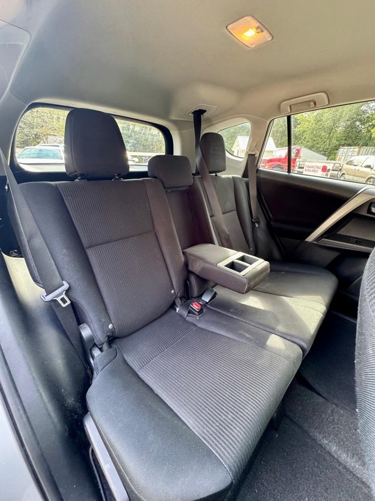 Toyota RAV4 FWD 4dr LE (Natl) 2016