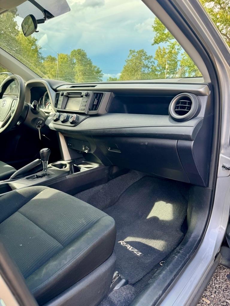 Toyota RAV4 FWD 4dr LE (Natl) 2016