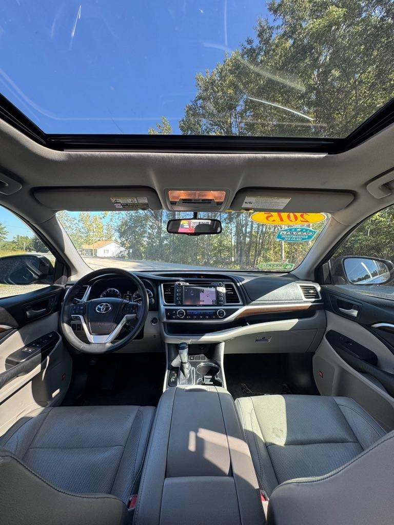 Toyota Highlander FWD 4dr V6 Limited (Natl) 2015