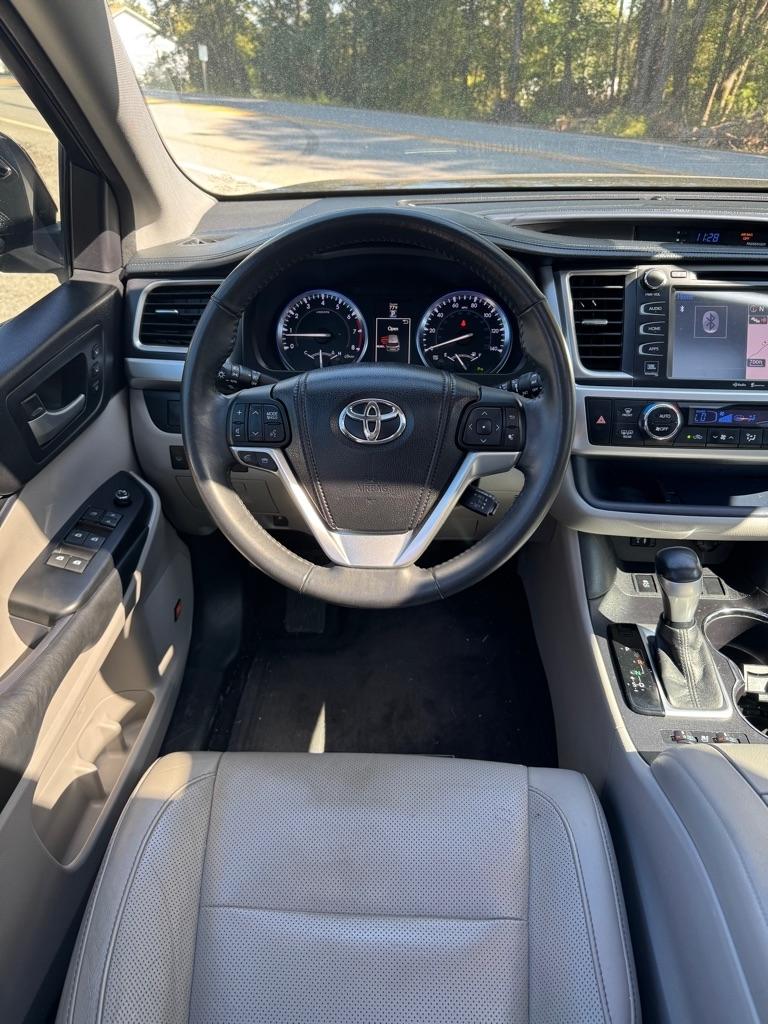 Toyota Highlander FWD 4dr V6 Limited (Natl) 2015