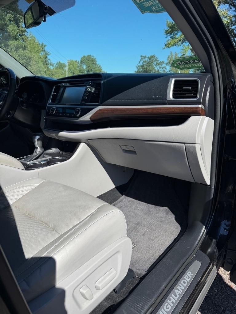 Toyota Highlander FWD 4dr V6 Limited (Natl) 2015