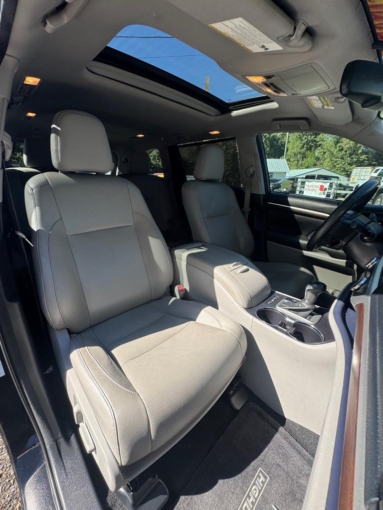 Toyota Highlander FWD 4dr V6 Limited (Natl) 2015
