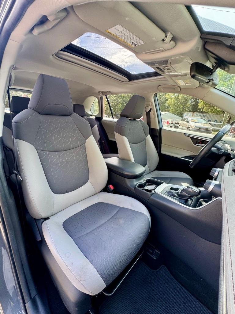 Toyota RAV4 XLE AWD (Natl) 2019