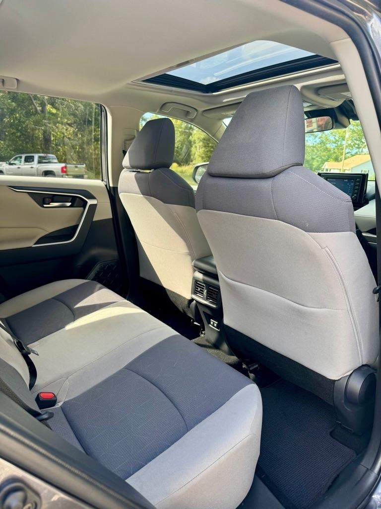 Toyota RAV4 XLE AWD (Natl) 2019