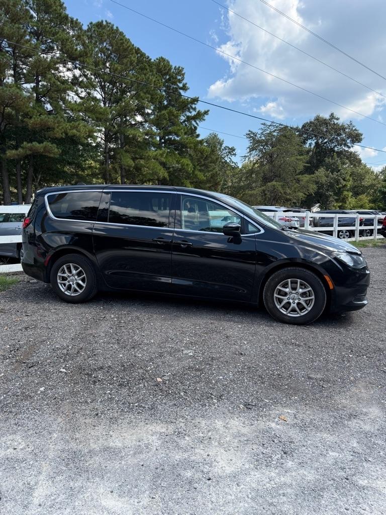 Chrysler Voyager LX FWD 2024