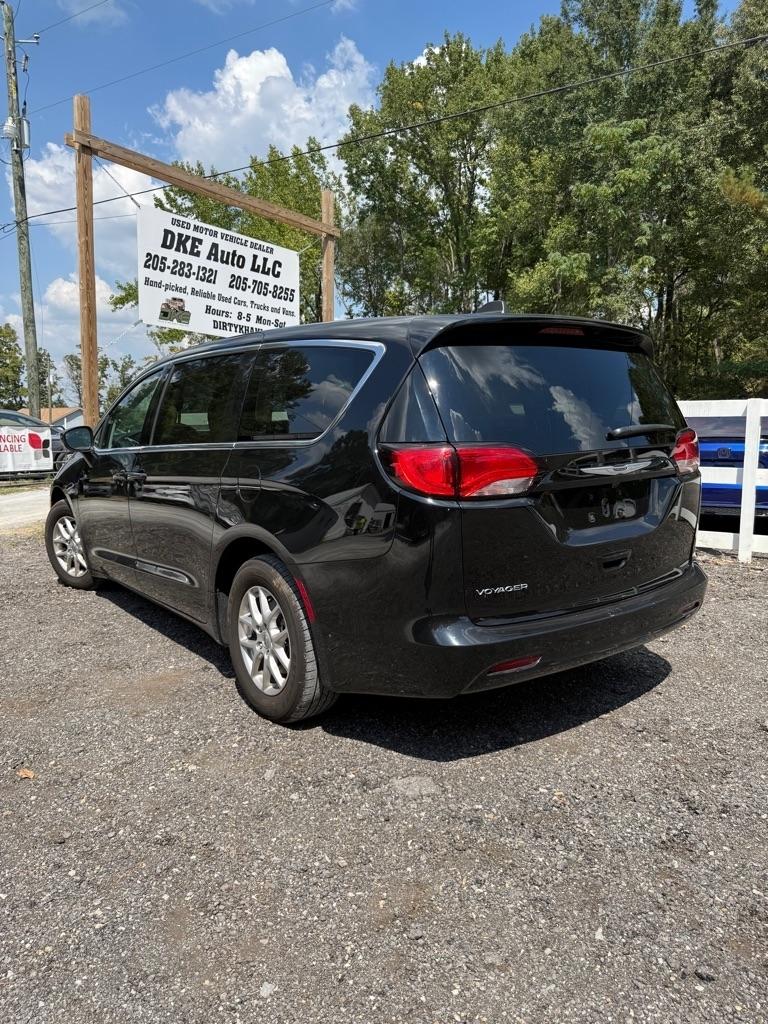 Chrysler Voyager LX FWD 2024