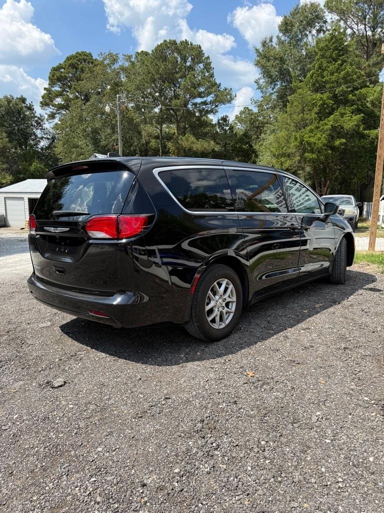 Chrysler Voyager LX FWD 2024