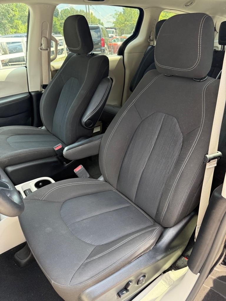 Chrysler Voyager LX FWD 2024