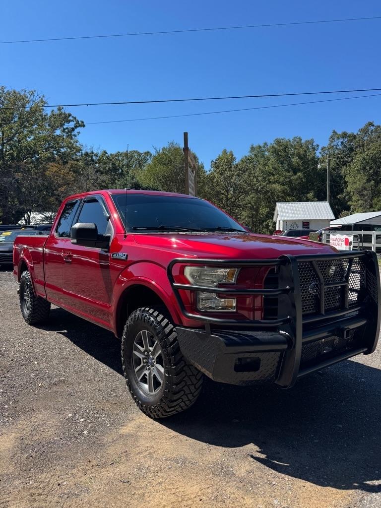 Ford F-150 4WD SuperCab 163" Lariat w/HD Payload Pkg 2015