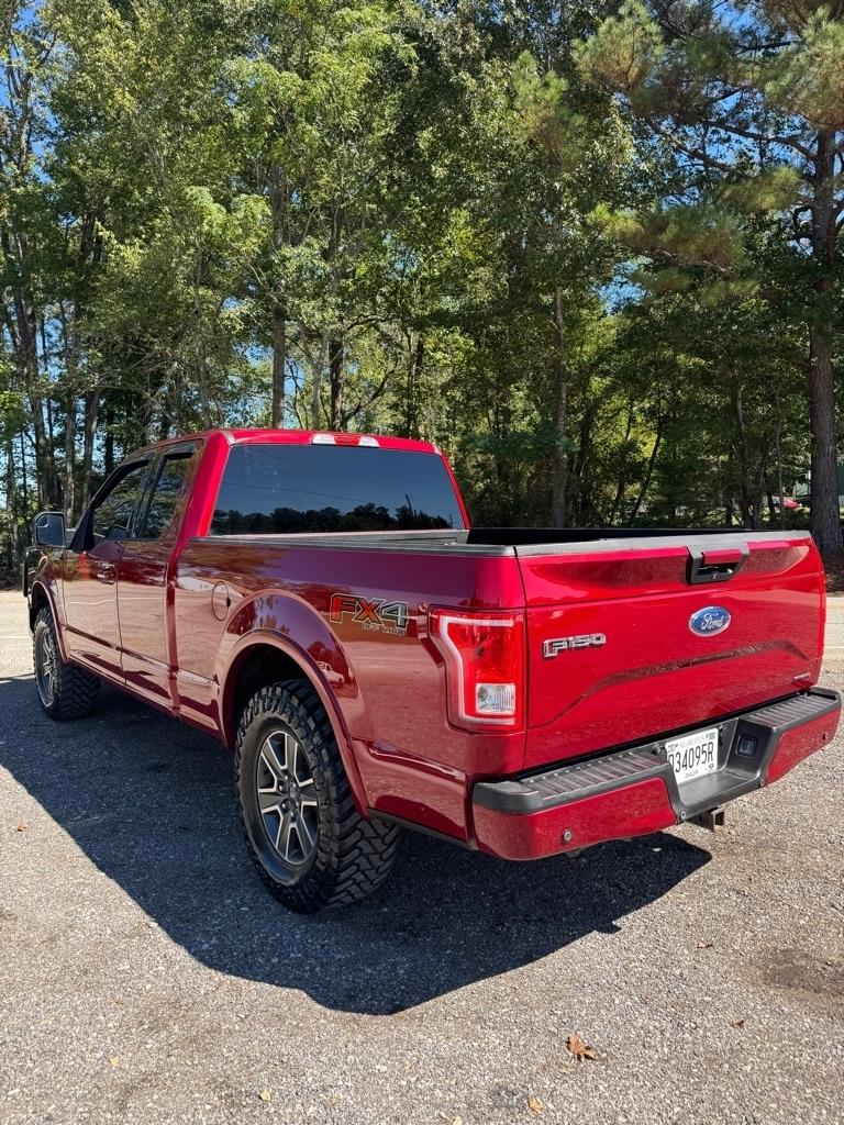 Ford F-150 4WD SuperCab 163" Lariat w/HD Payload Pkg 2015