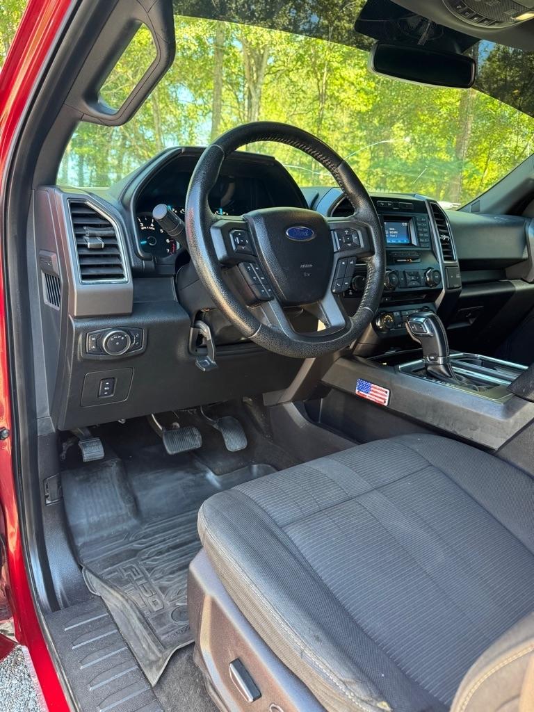 Ford F-150 4WD SuperCab 163" Lariat w/HD Payload Pkg 2015