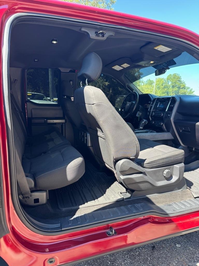 Ford F-150 4WD SuperCab 163" Lariat w/HD Payload Pkg 2015