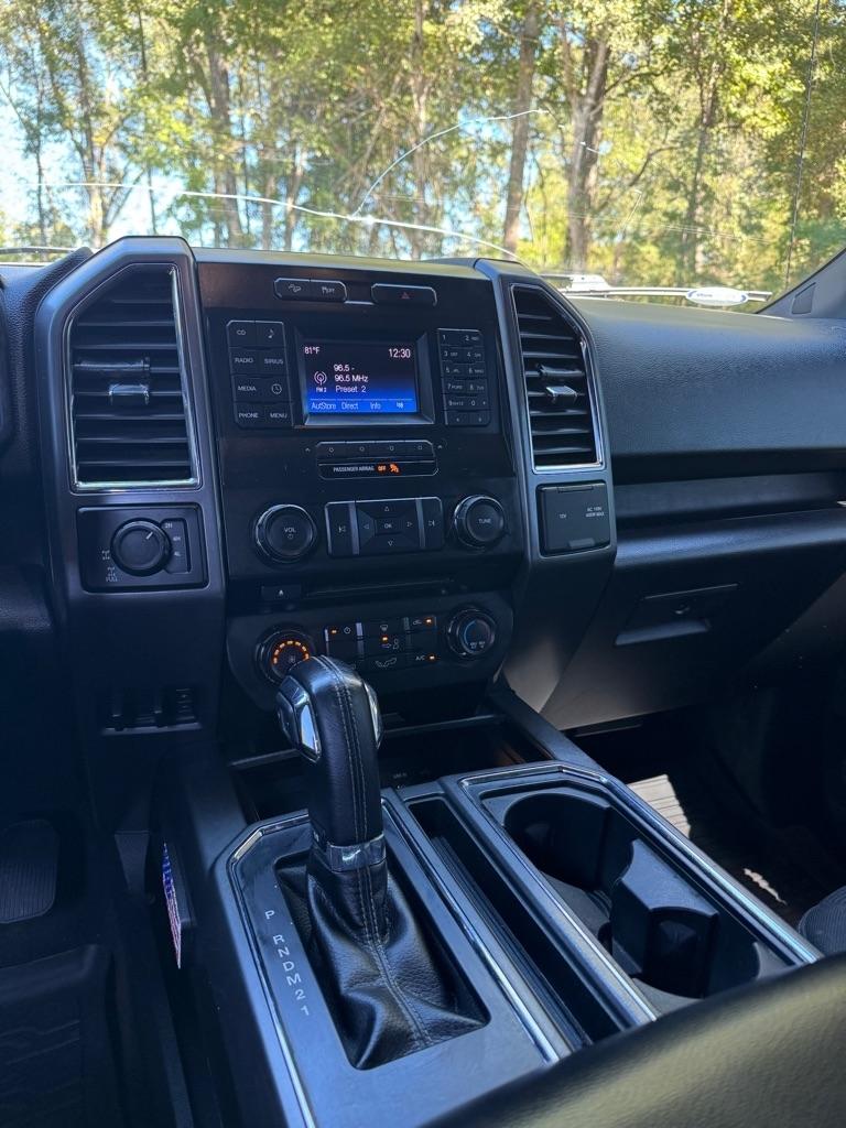 Ford F-150 4WD SuperCab 163" Lariat w/HD Payload Pkg 2015