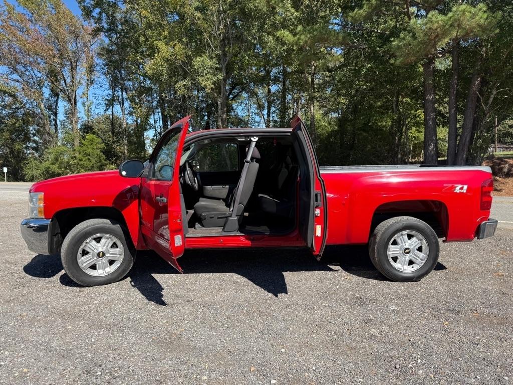 Chevrolet Silverado 1500 4WD Ext Cab 143.5" LT 2012
