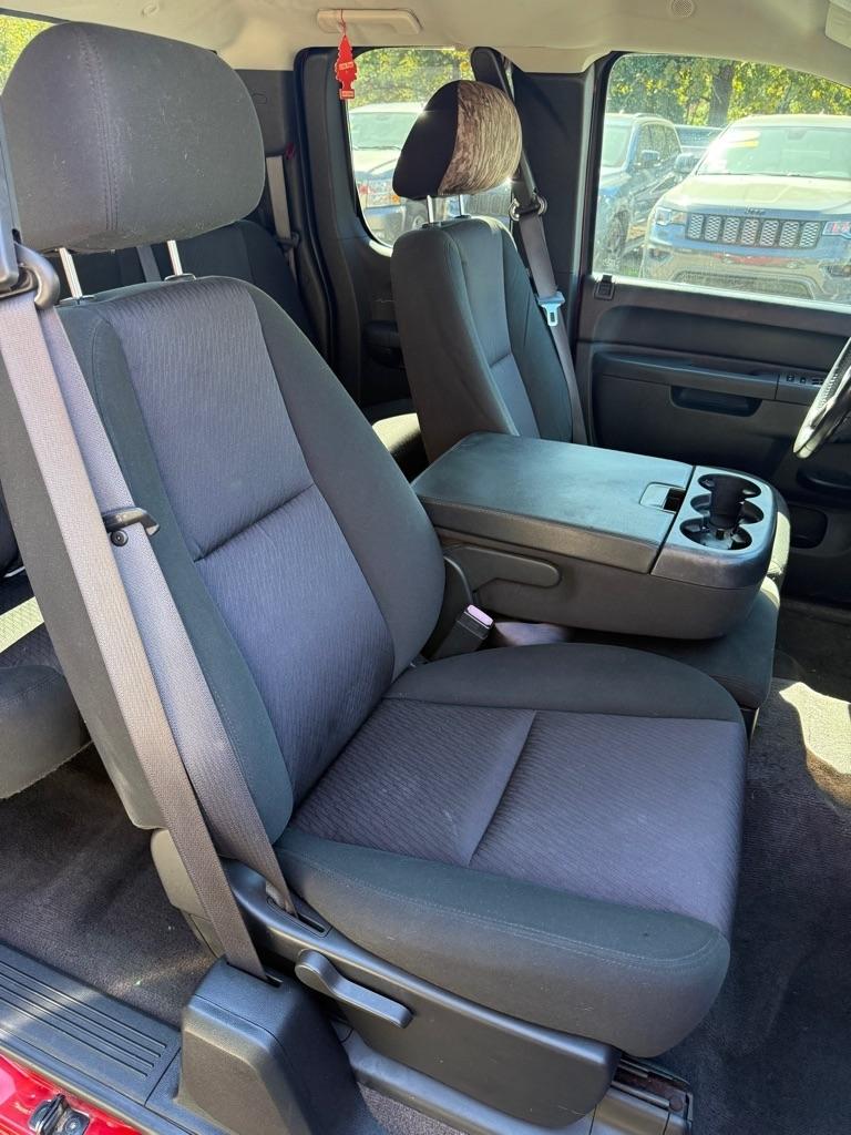 Chevrolet Silverado 1500 4WD Ext Cab 143.5" LT 2012