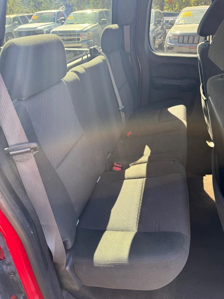 Chevrolet Silverado 1500 4WD Ext Cab 143.5" LT 2012
