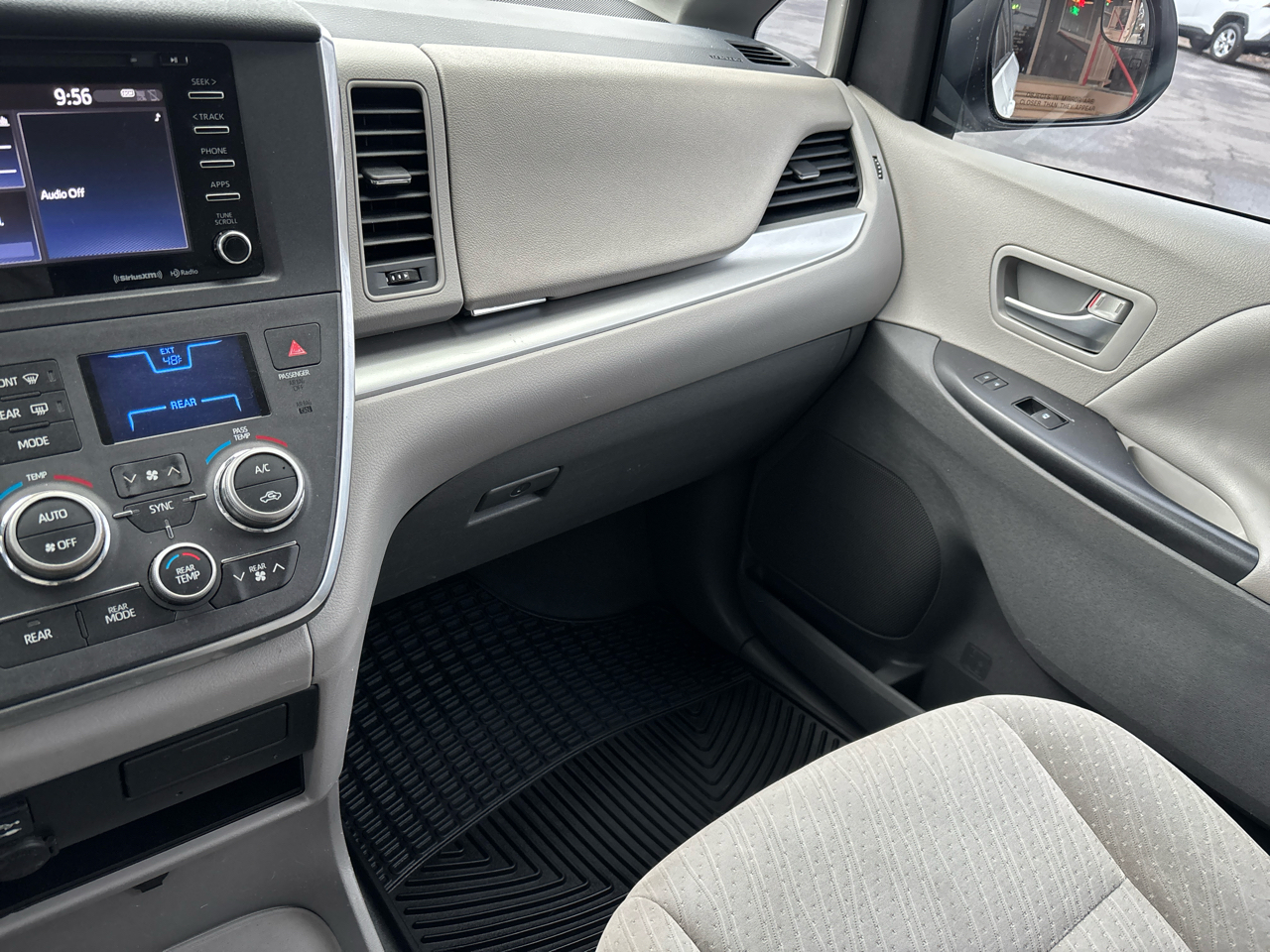 Toyota Sienna  2019