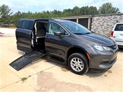 2021 Chrysler Voyager 