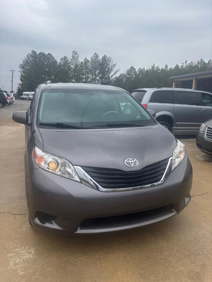 Toyota Sienna LE FWD 8-Passenger V6 2014