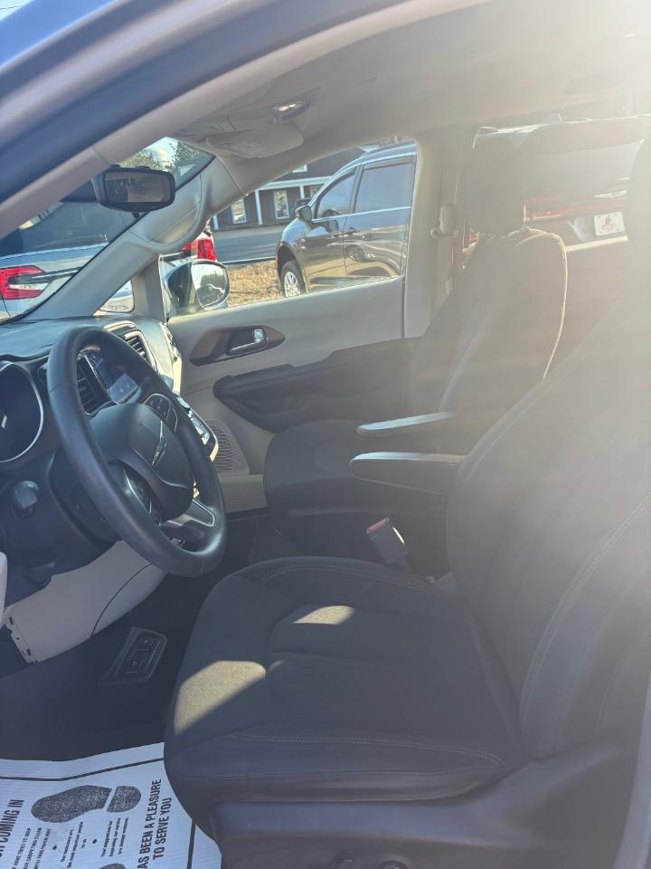 Chrysler Pacifica Touring 2017