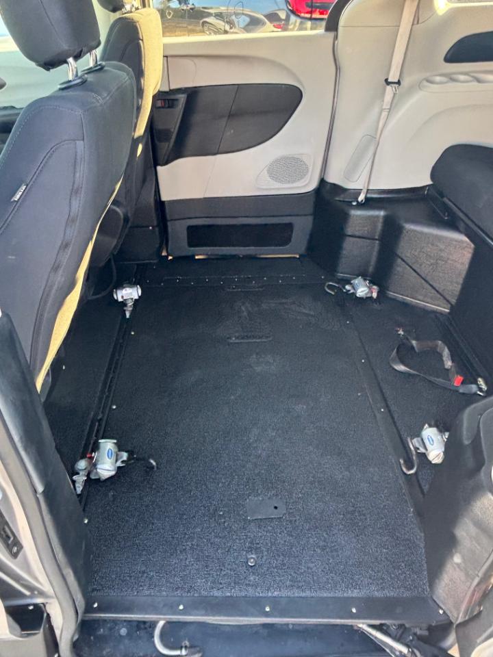 Chrysler Pacifica Touring 2017