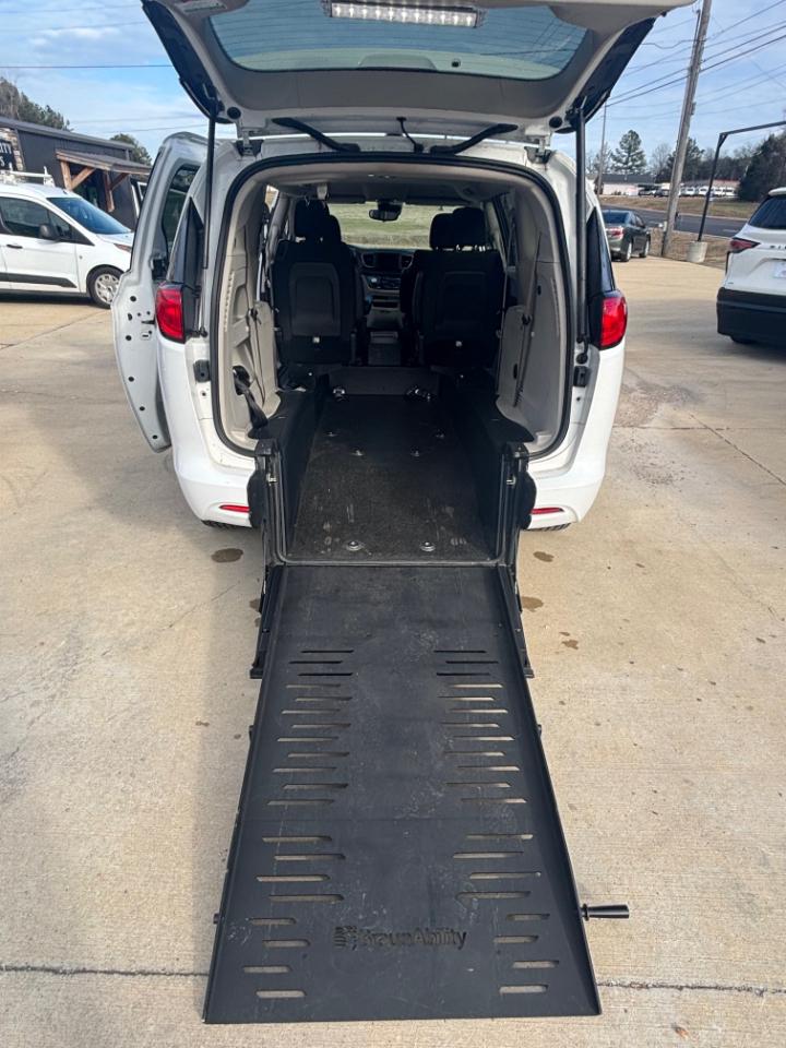 Chrysler Voyager LX 2023