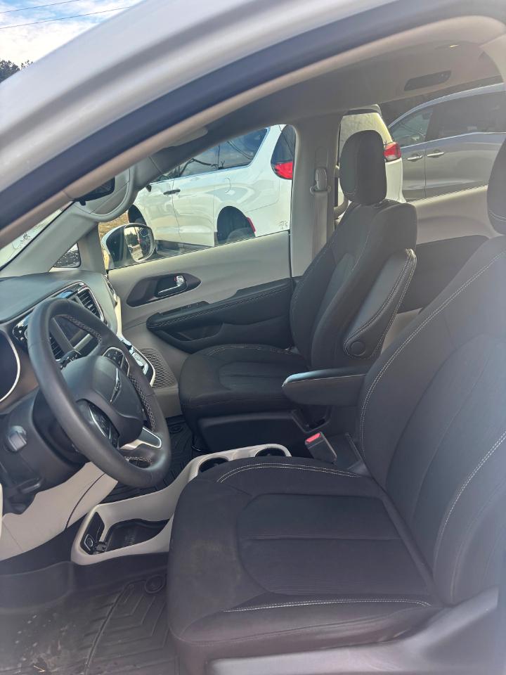 Chrysler Voyager LX 2023