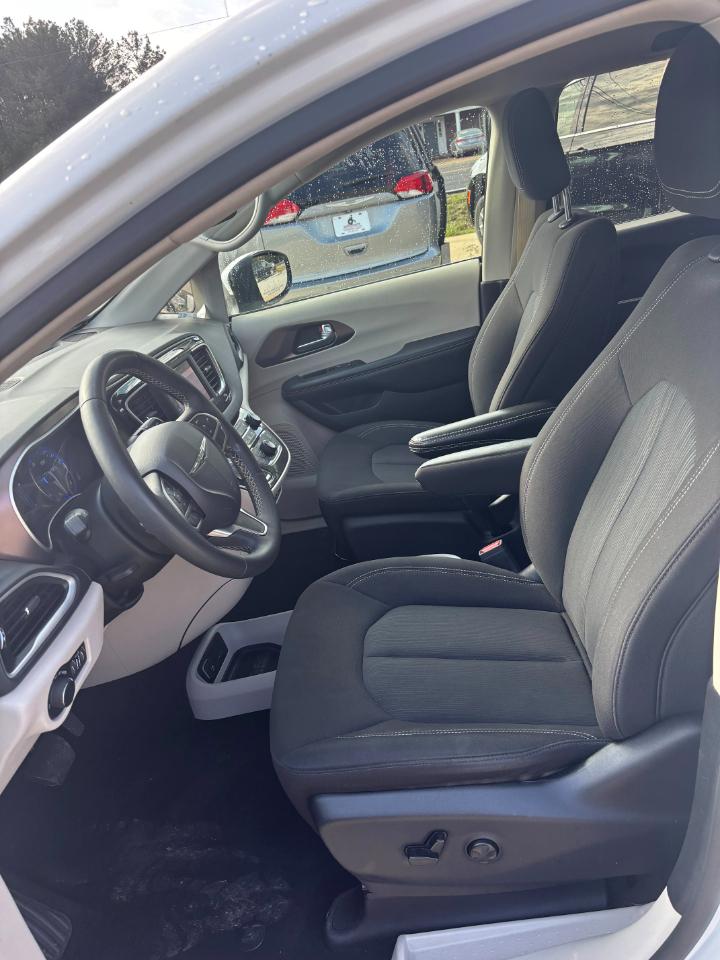 Chrysler Voyager LX 2023