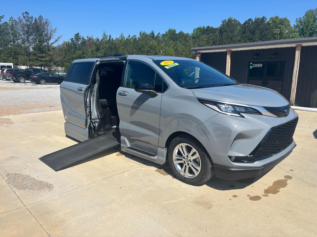 Toyota Sienna XSE 7-Passenger AWD 2023