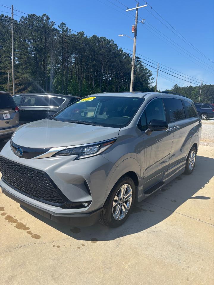 Toyota Sienna XSE 7-Passenger AWD 2023