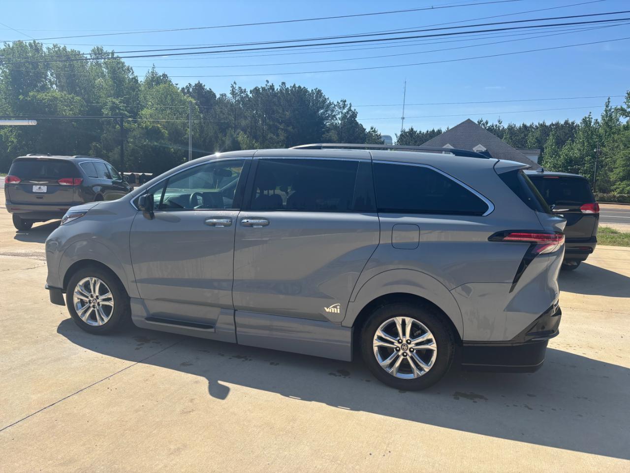 Toyota Sienna XSE 7-Passenger AWD 2023